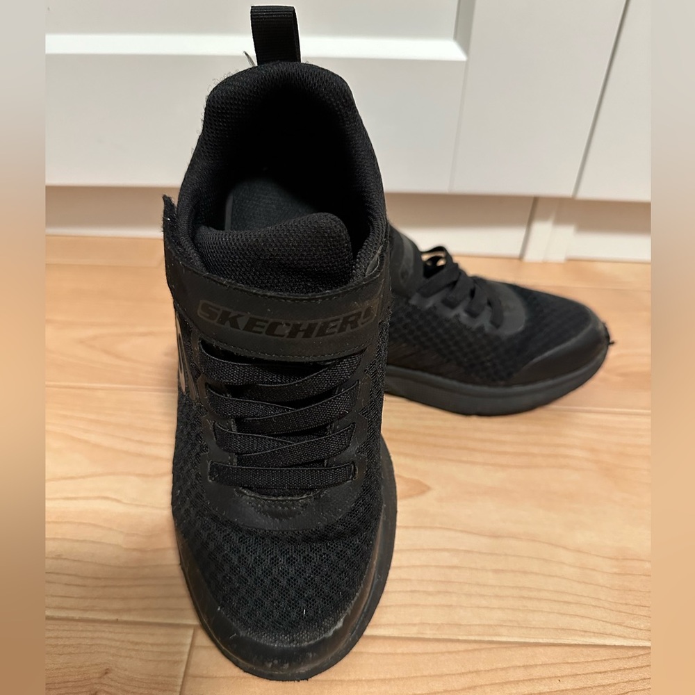 Skechers